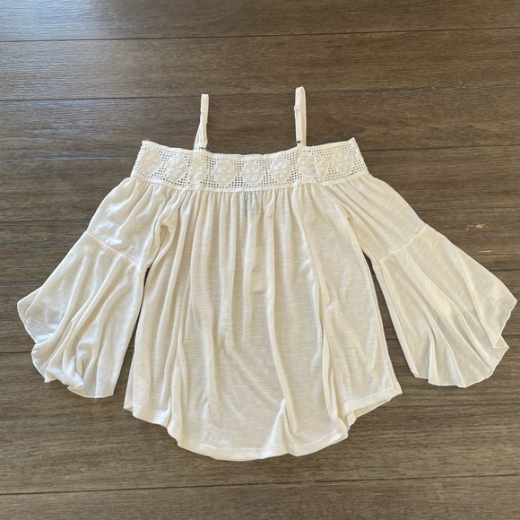 Off the shoulder top- NWT - Picture 2 of 5